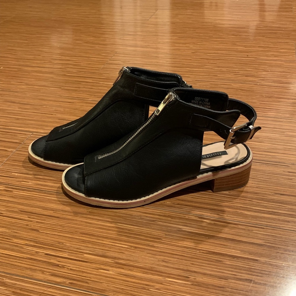 Cute Black Boots with Heel Cutout
